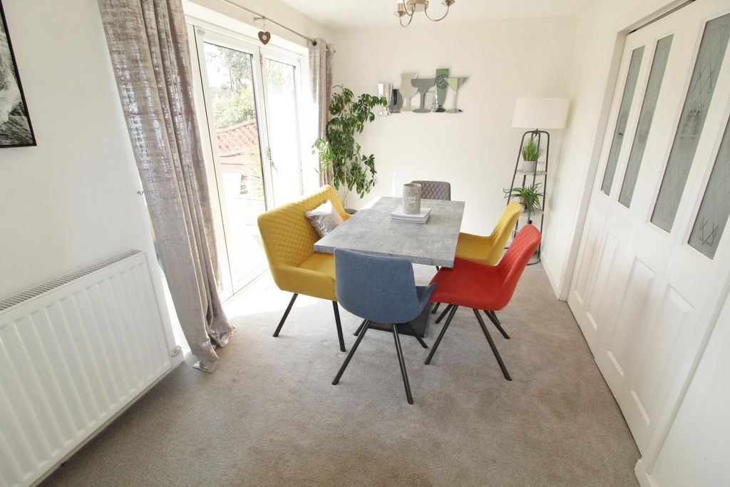 Property photo 3 of 18 Dining Room