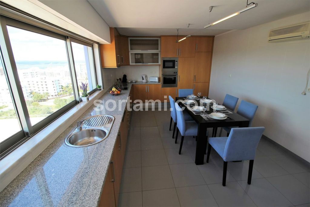 Property photo 2 of 32