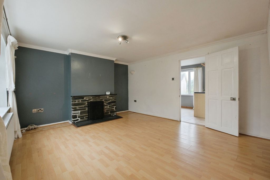 Property photo 2 of 8 Pbox-Img.Jpg