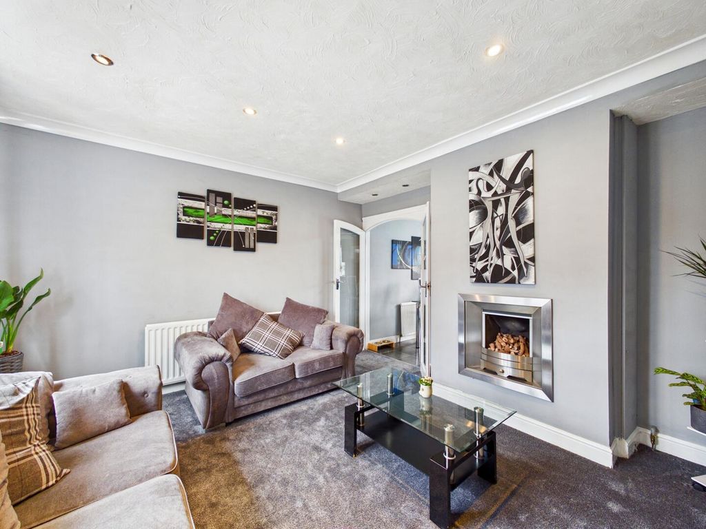 Property photo 3 of 10 Living Room