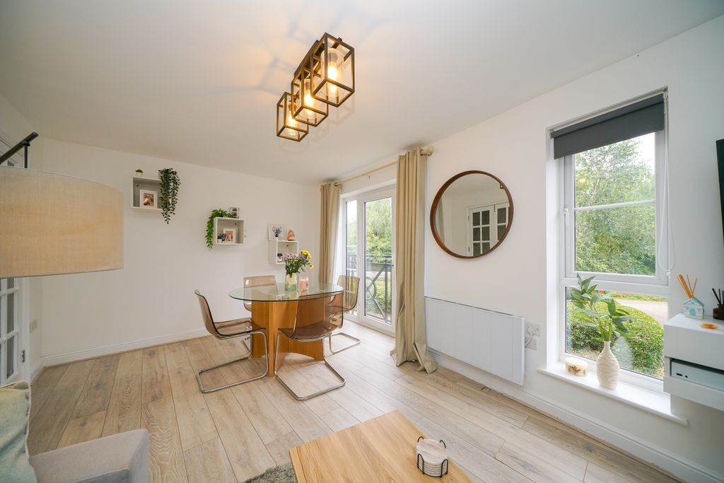 Property photo 3 of 13 53-Imperial-Way-1011