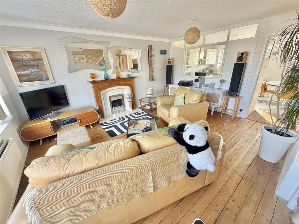 Property photo 2 of 34 Image 2