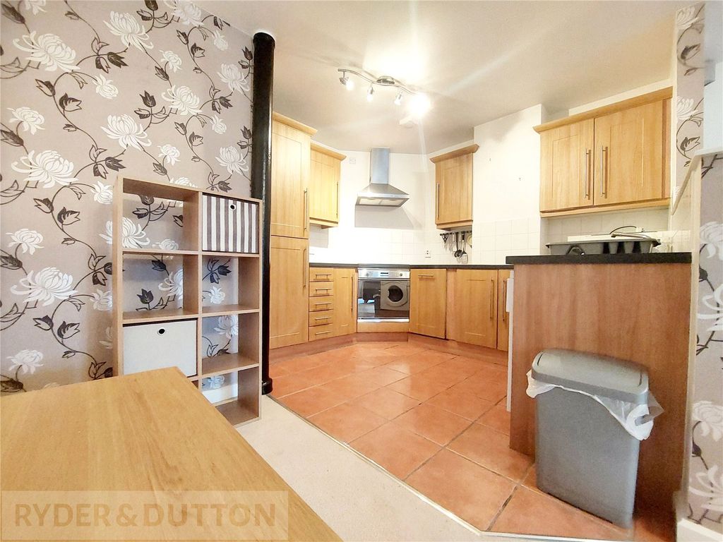 Property photo 3 of 9 Kitchen