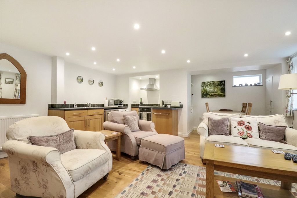 Property photo 2 of 7 Picture No. 05