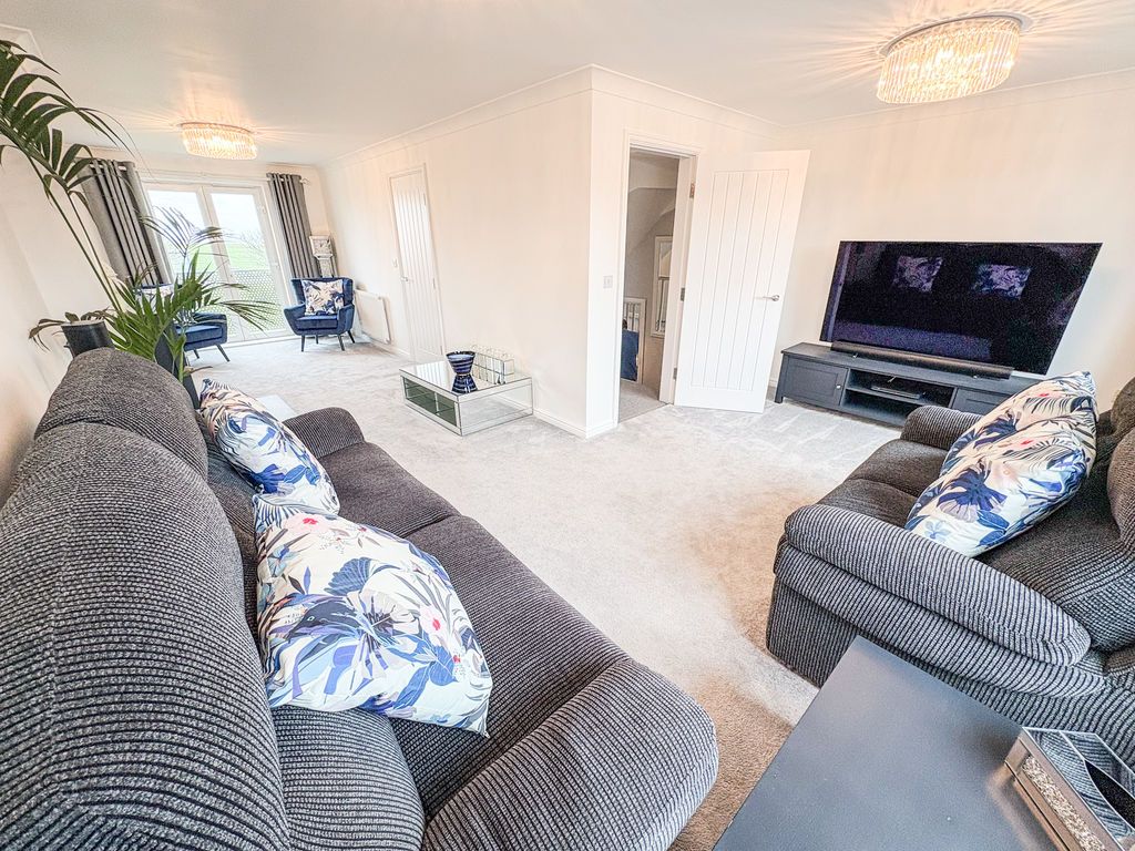 Property photo 2 of 14 Photo 11