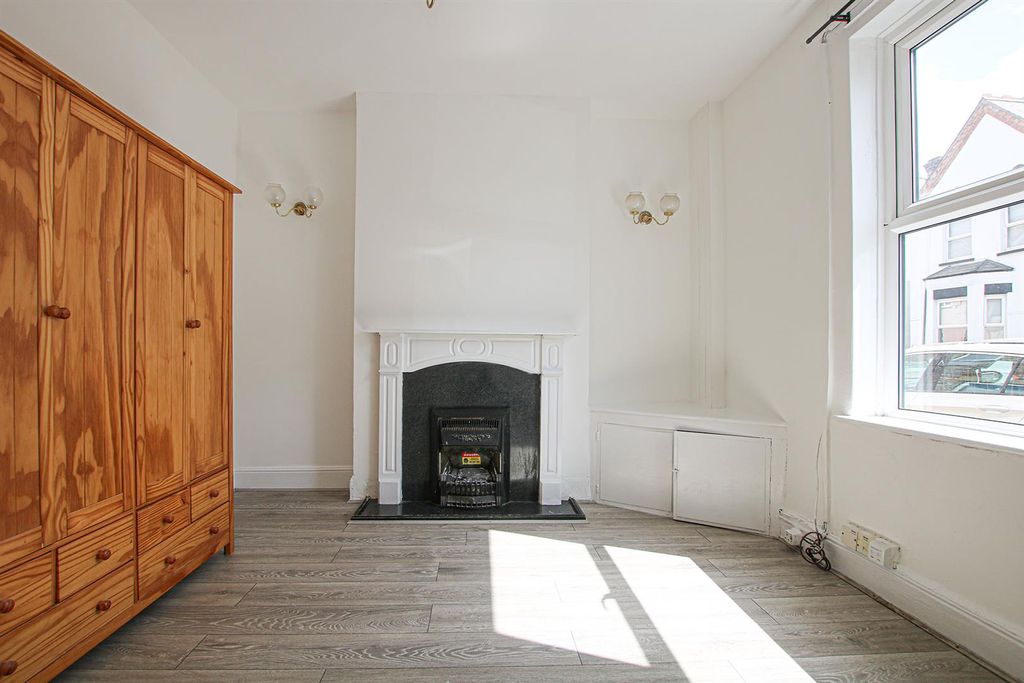 Property photo 2 of 7 Img_5305.Jpg