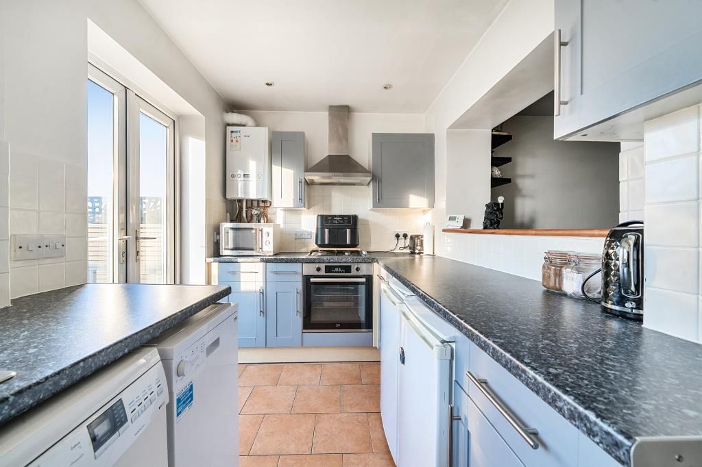 Property photo 2 of 17 Kitchen