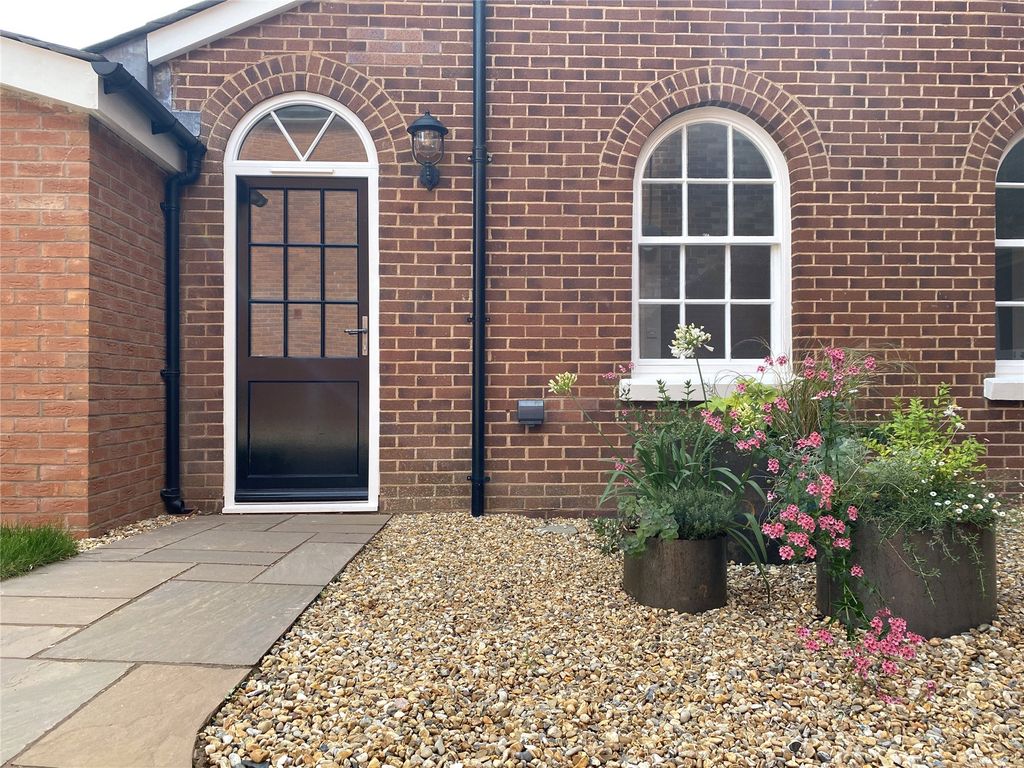 Property photo 1 of 11 External