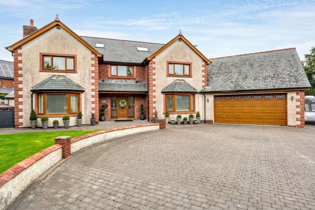 Property photo 2 of 51