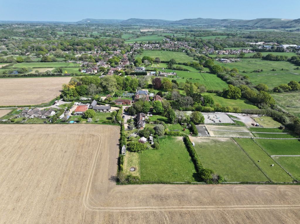 Property photo 3 of 35