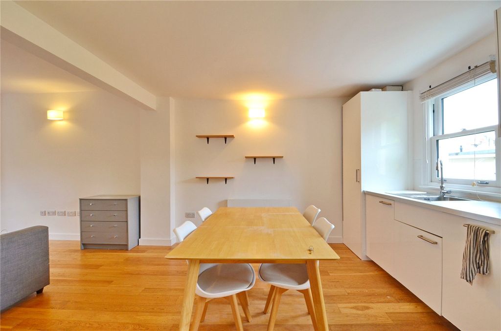 Property photo 3 of 12 Picture No. 02