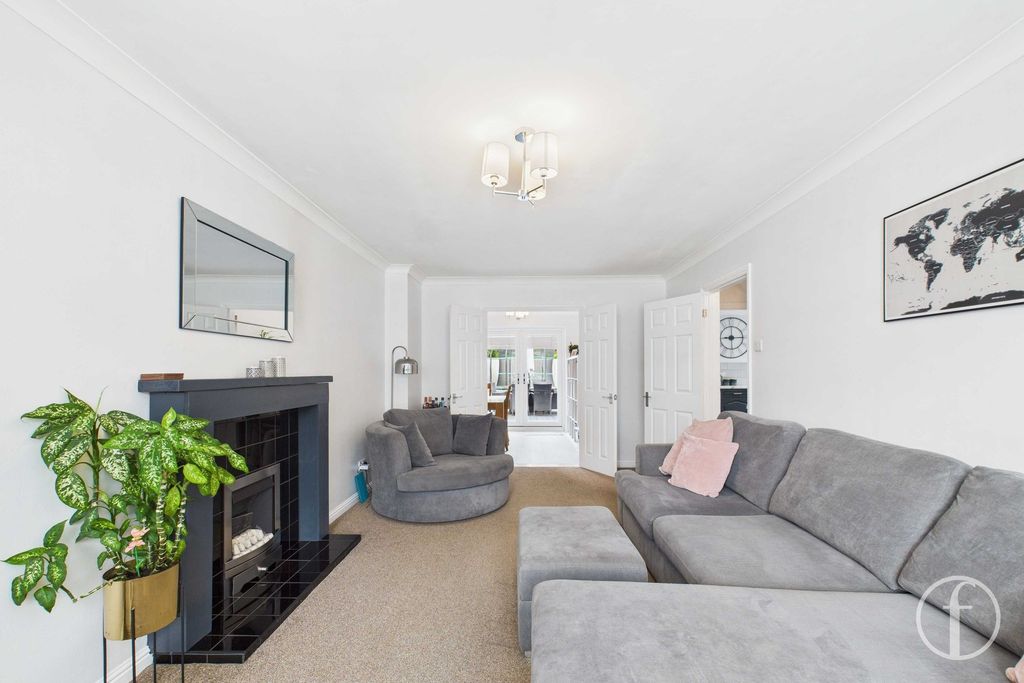 Property photo 3 of 18