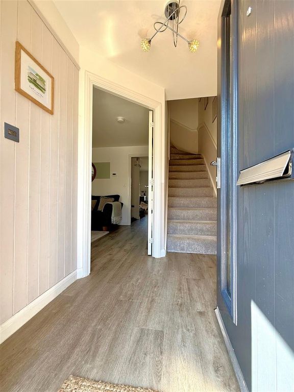 Property photo 3 of 19 Entrance Hall.Jpg
