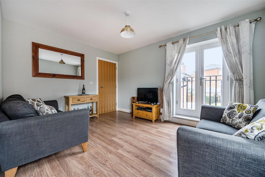 Property photo 2 of 19 Living Room