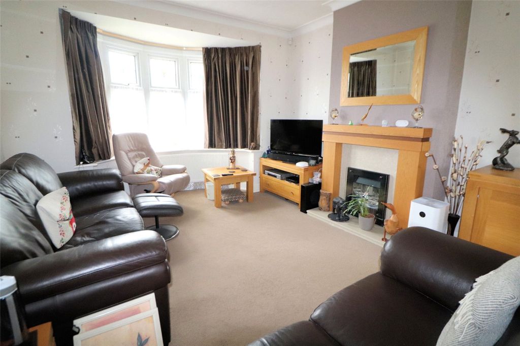 Property photo 2 of 15 Picture No. 21