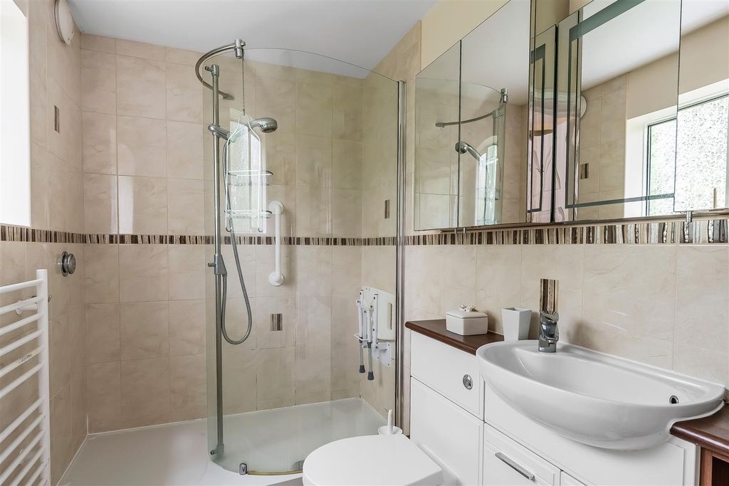 Additional image 8 of 3 bed flat for saleStack House, West Hill, Oxted RH8