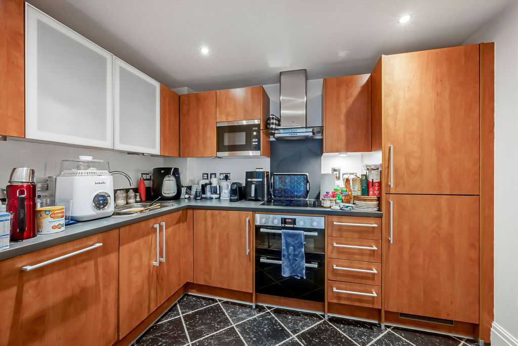 Property photo 3 of 6