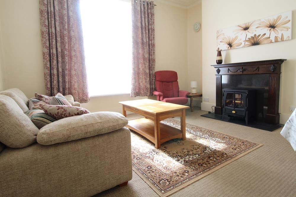 Property photo 1 of 5 Lounge Alt