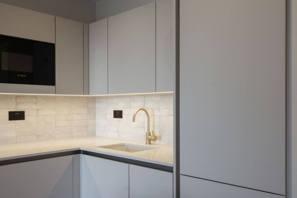 Property photo 3 of 33