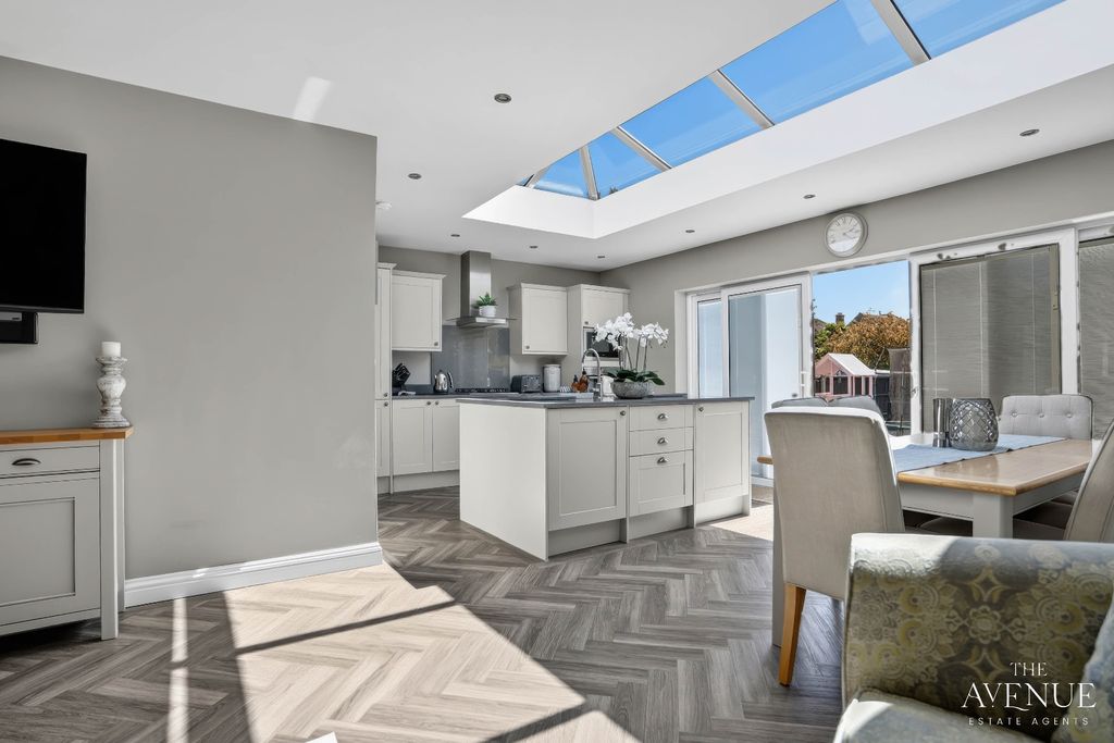 Property photo 3 of 24 5127233