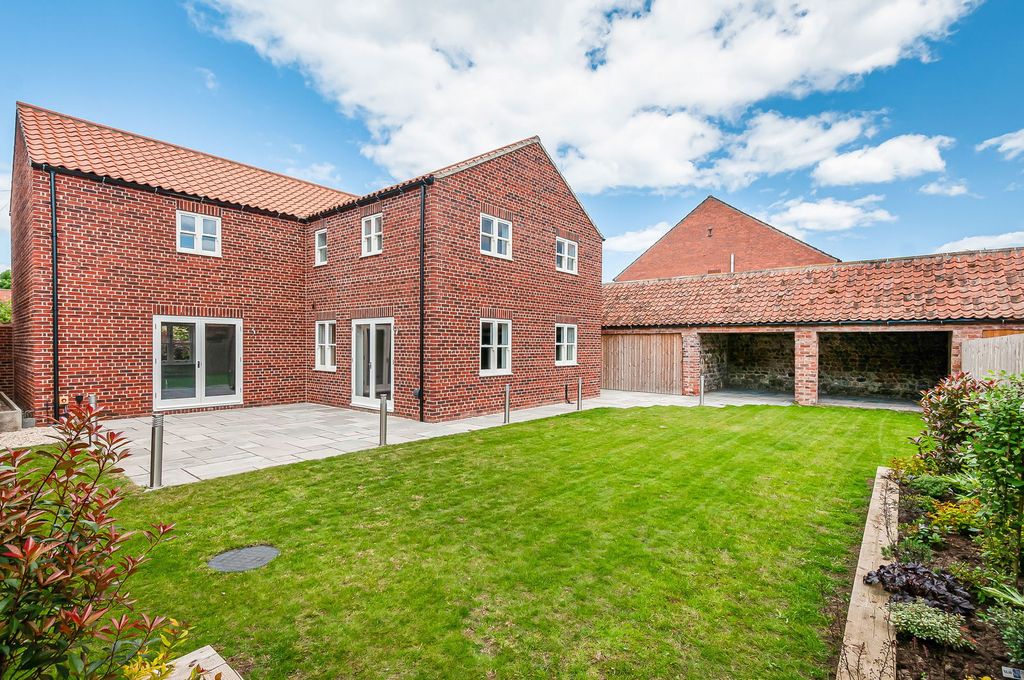 Property photo 2 of 29