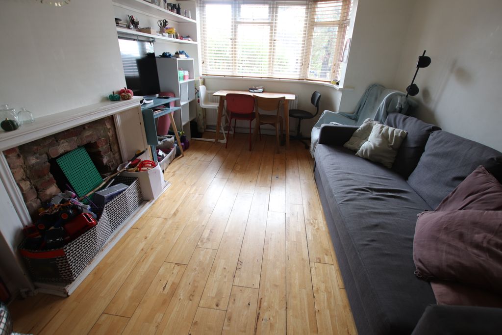 Property photo 3 of 9