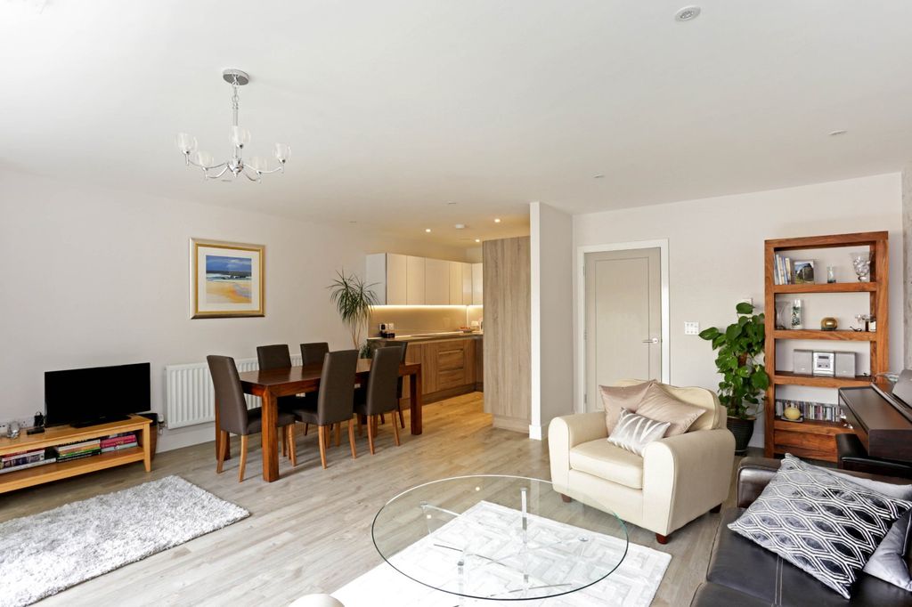 Property photo 2 of 11 Picture No. 25