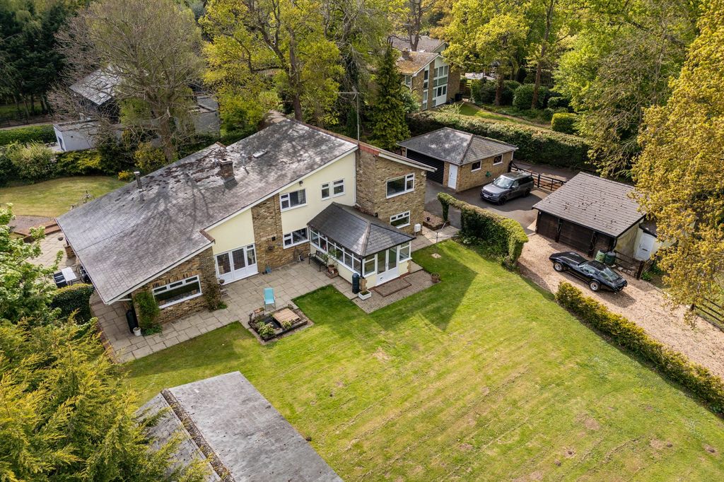 Property photo 3 of 42