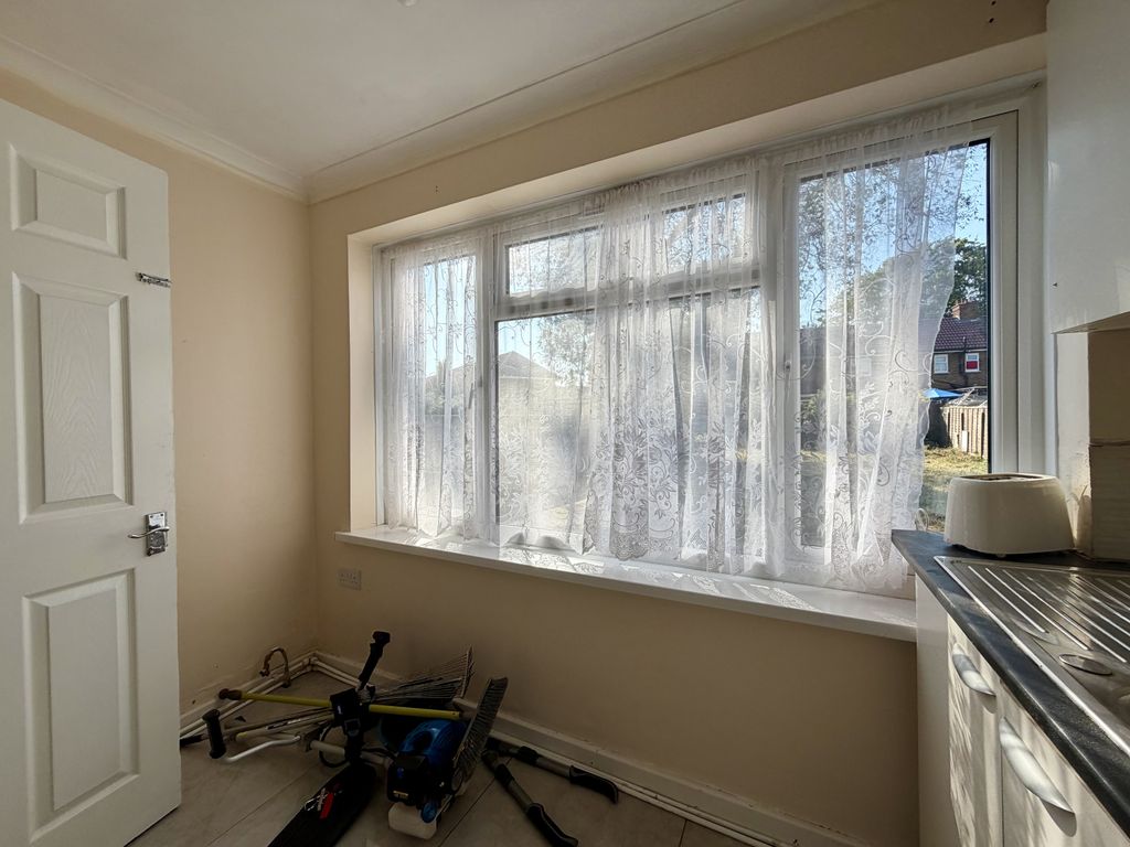 Property photo 3 of 9 Gallery