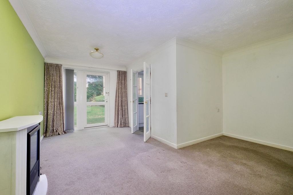 Property photo 2 of 10