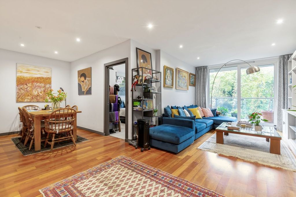 Property photo 2 of 8