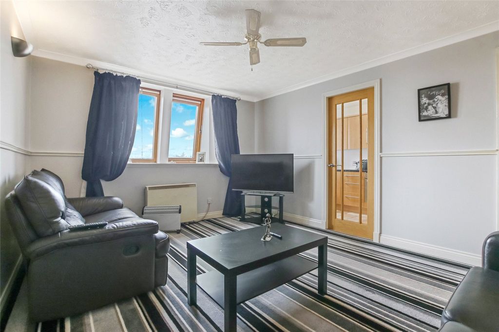 Property photo 3 of 16 Picture No. 06