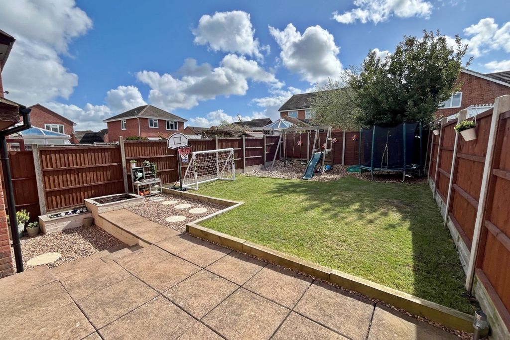 Property photo 3 of 12 5064757