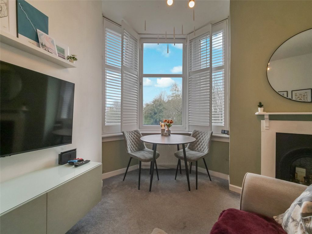 Property photo 3 of 18 Living Room