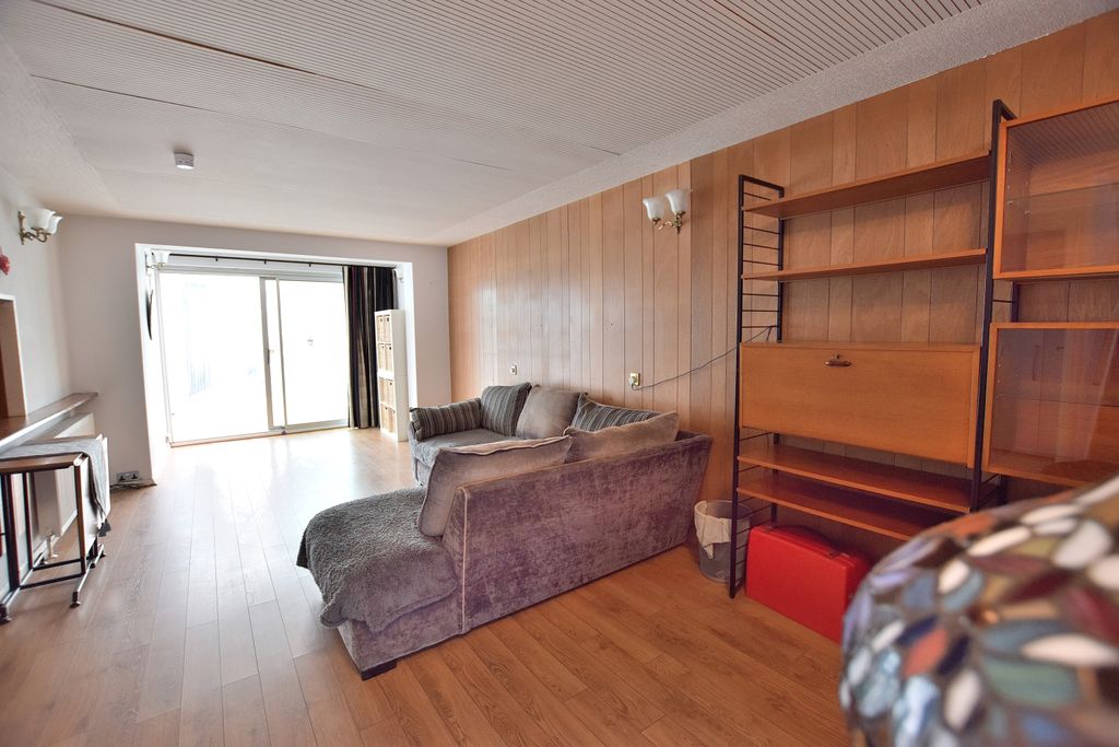 Property photo 3 of 19 Back Reception 