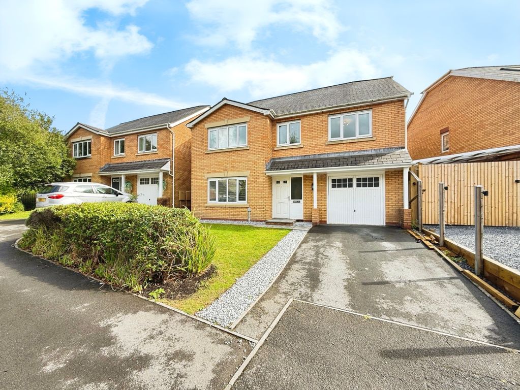Property photo 2 of 30 4385555
