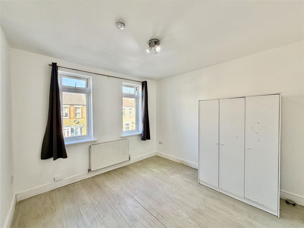 Property photo 3 of 13 Bedroom