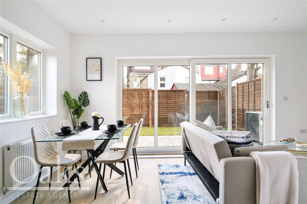 Property photo 1 of 30 Picture No. 04