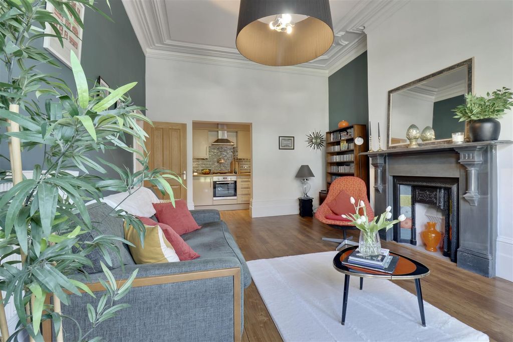 Property photo 3 of 15 F91B1432-E183-434B-B3Fa-0646Faf3221F_1_201_A.Jpeg