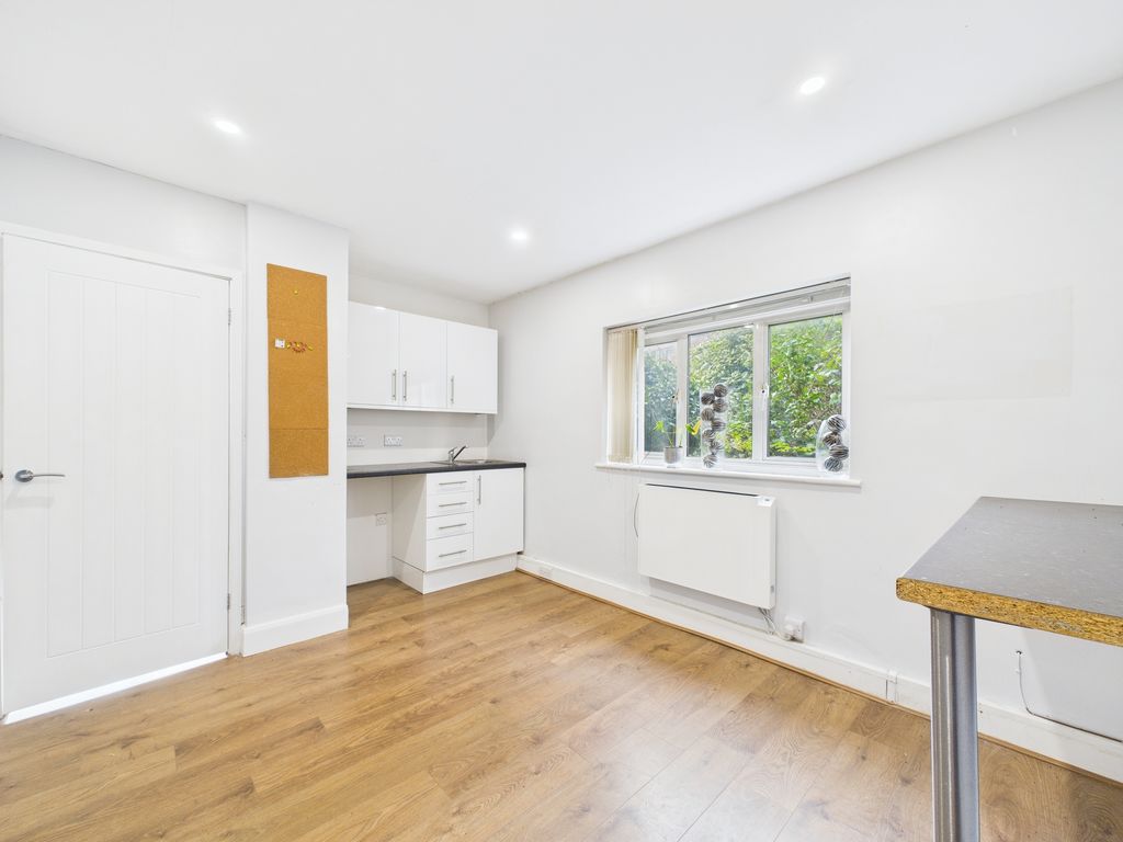 Property photo 2 of 12 Kitchen