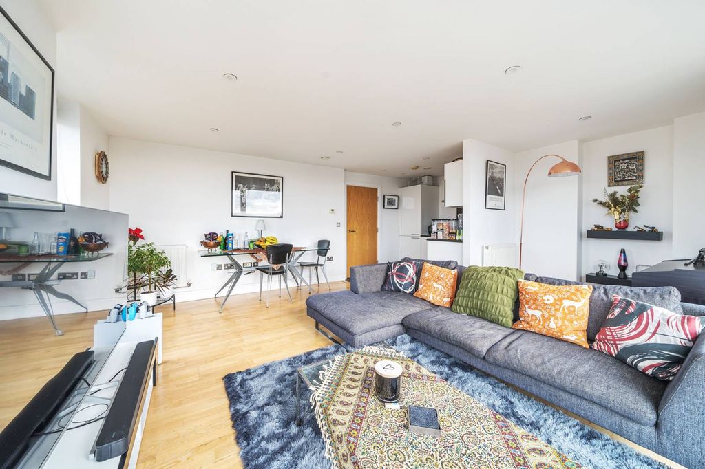Property photo 1 of 21