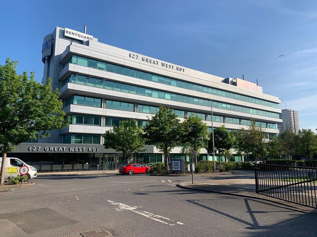 Property photo 1 of 11 27 Great West Road  Brentford  6th Floor 1 .Jpg