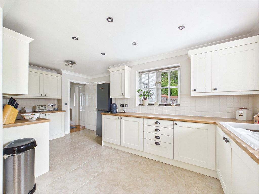 Property photo 3 of 24 Picture No. 12