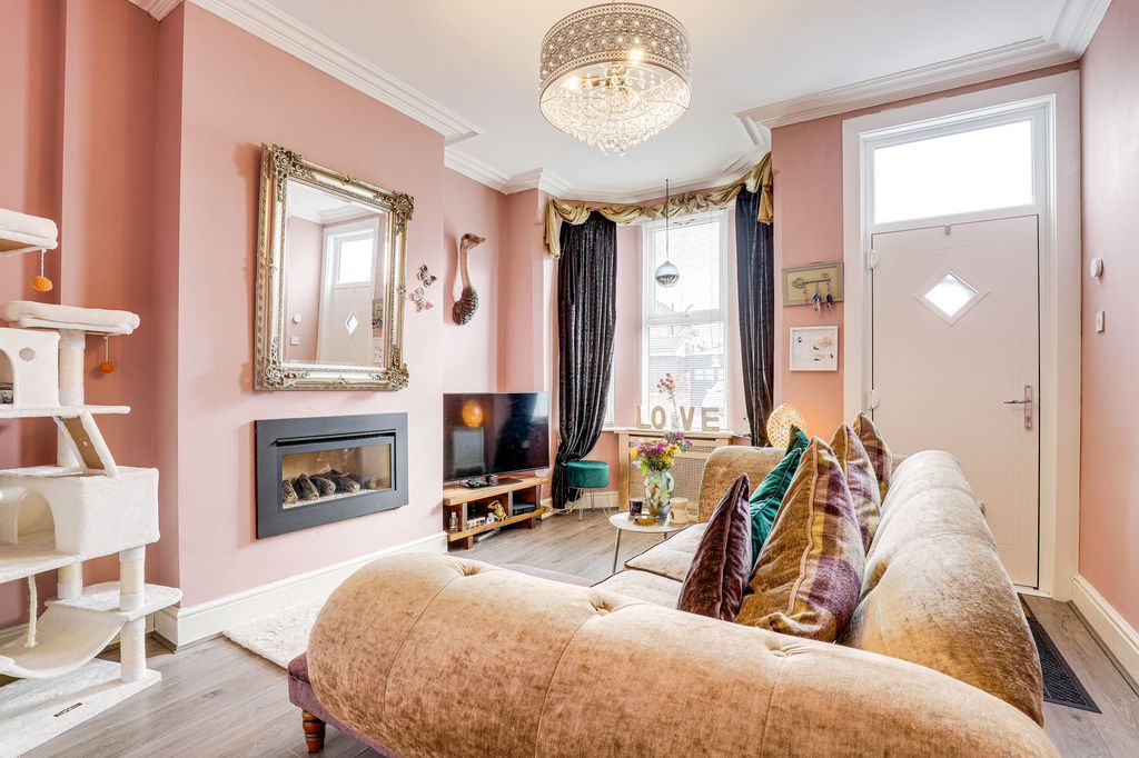 Property photo 2 of 23