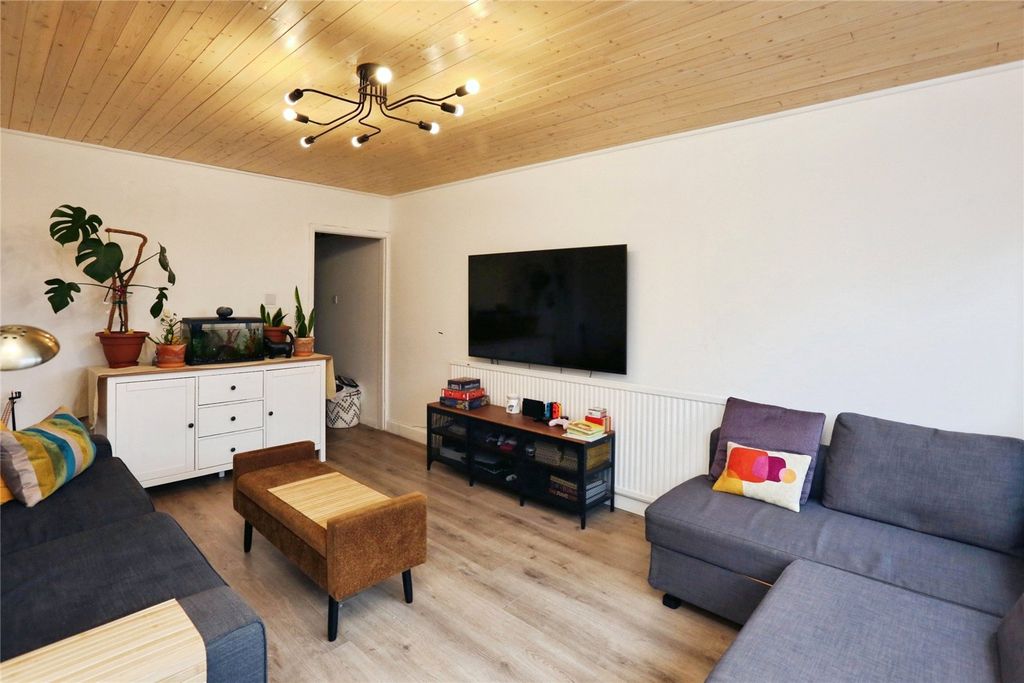 Property photo 3 of 14 Picture No. 08