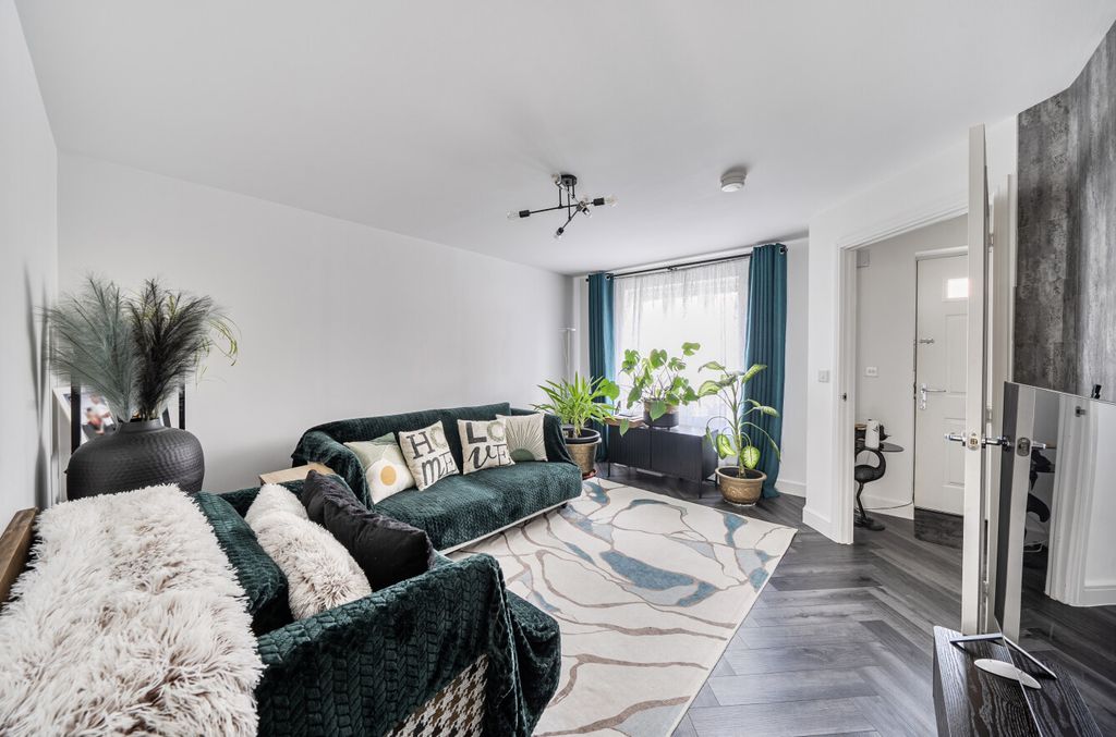 Property photo 2 of 14 1434502-14-69c10E...