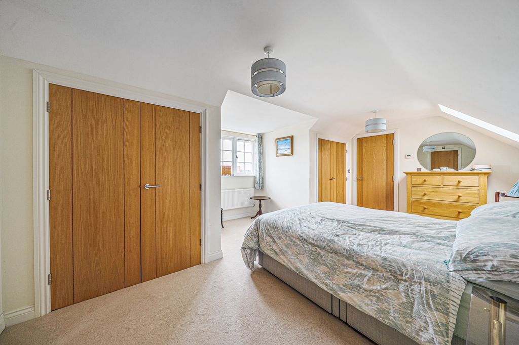 Additional image 5 of 3 bed flat for saleEnborne Gate, Newbury RG14