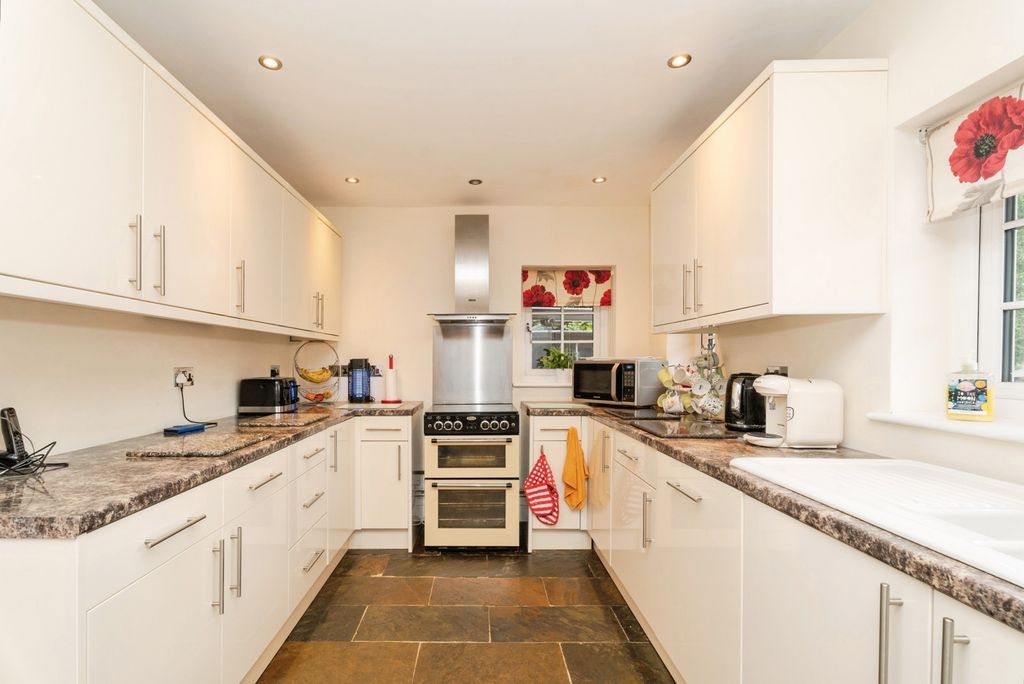Property photo 3 of 24 Pbox-Img.Jpg