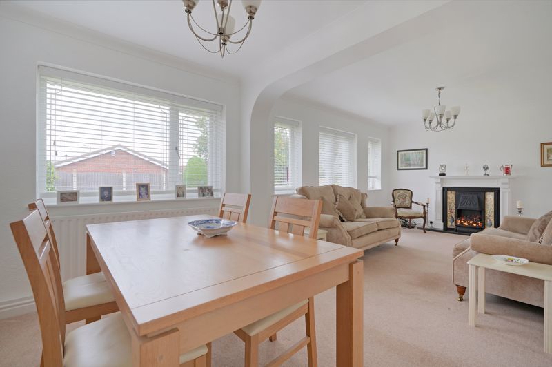 Property photo 2 of 34 Open Plan Living / Dining