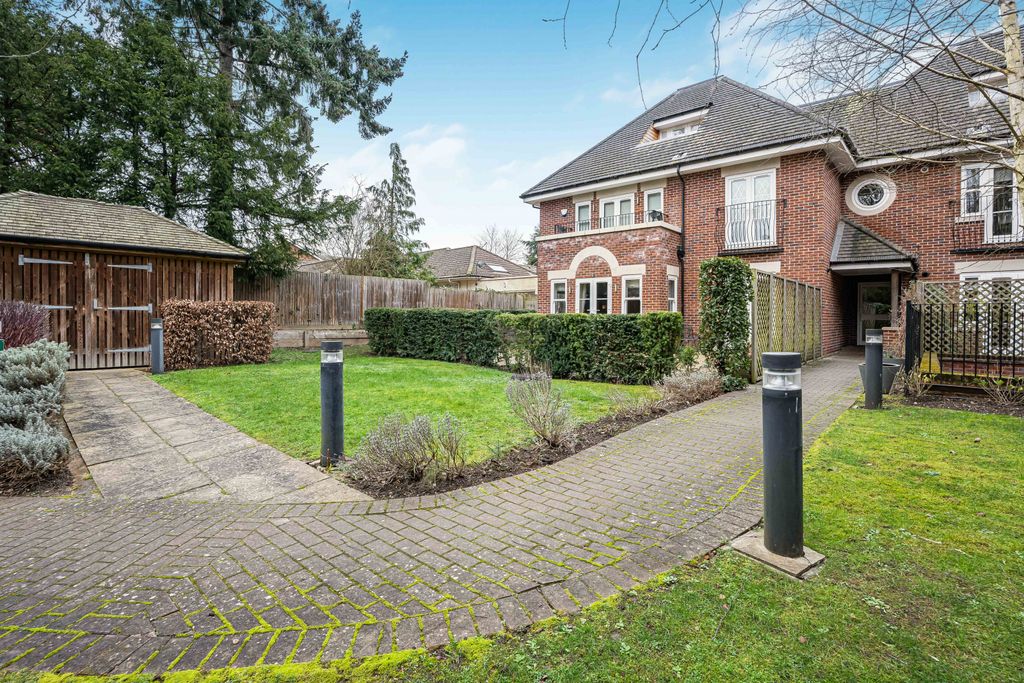 Additional image 26 of 3 bed flat for sale50 Village Road, Bush Hill Park, Enfield EN1